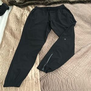 Lululemon men's size M, 28" inseam, black, like new - Pace breaker jogger